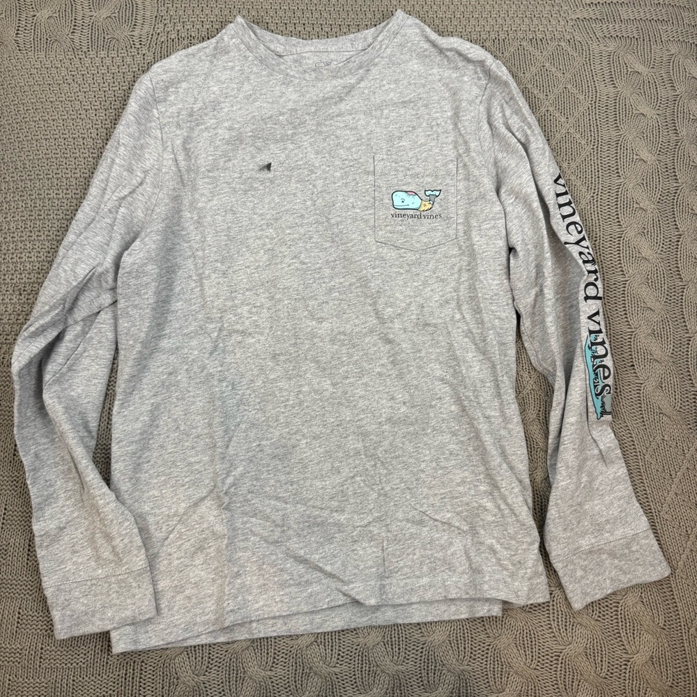 Vineyard Vines Kids Gray Halloween Whale Long Sleeve Tee ~ FITS 8/10 - Picture 2 of 11